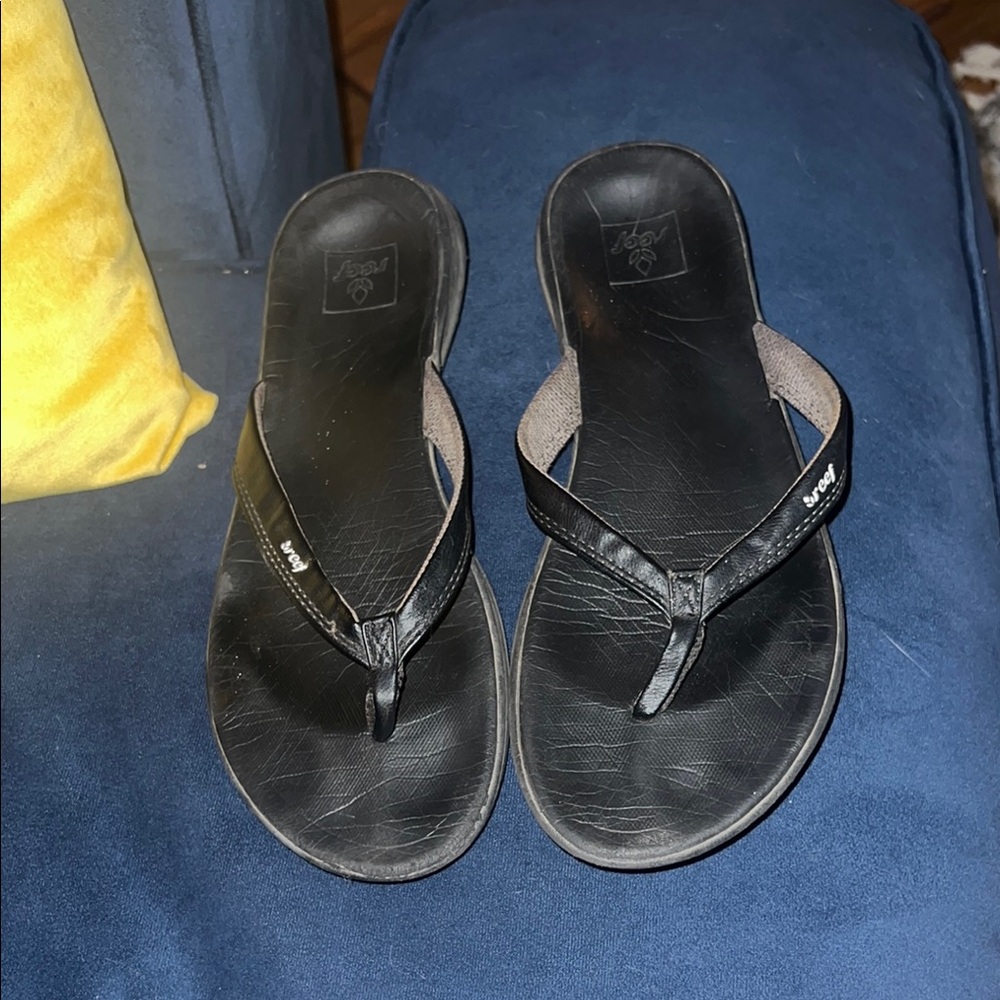 Reef and pineapple Black Flip Flops